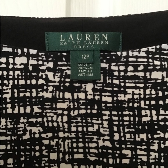 Dress - Picture 3 of 4